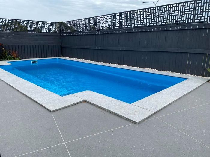 Pool surround concreting